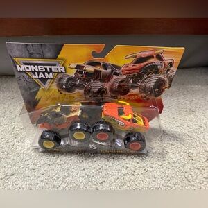 New Monster Jam Maxx D vs El Toro Loco